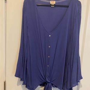 Bell sleeve top